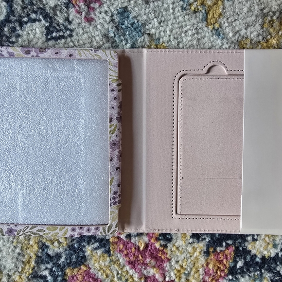 Kindle Oasis Case - Lavender Floral - Picture 2 of 3